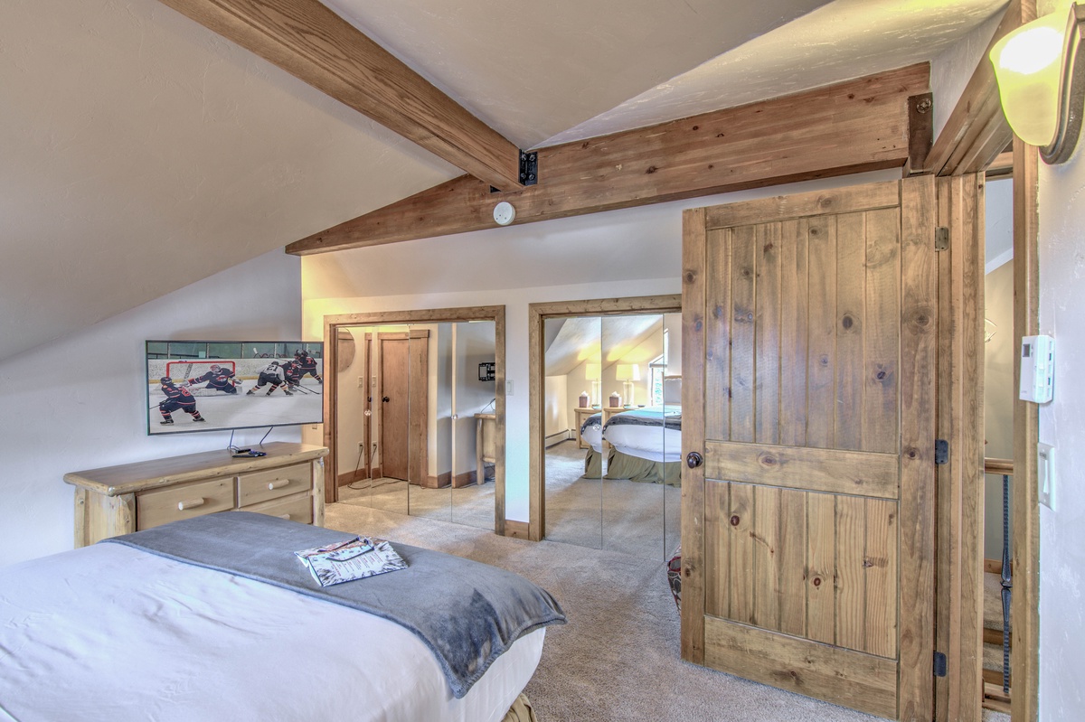 Bedroom 3, Upper Level - Upstairs Queen bedroom