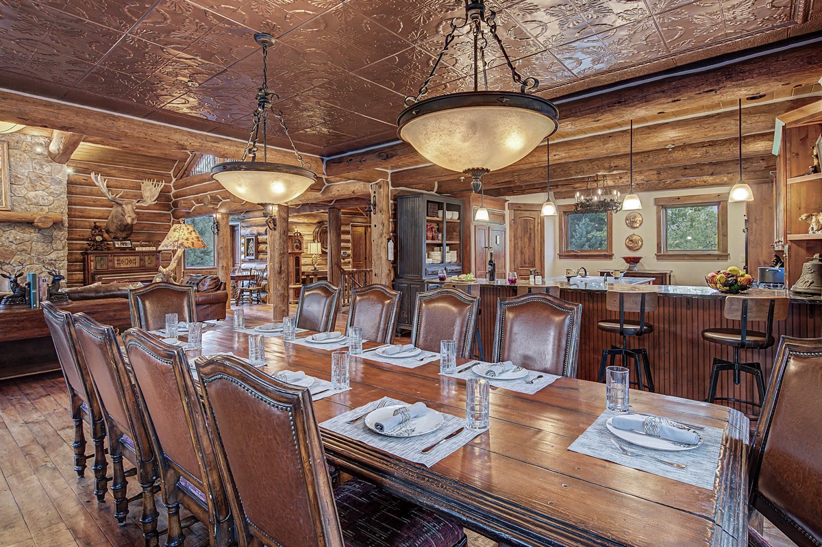 Dining Area, Main Level - Table with seating