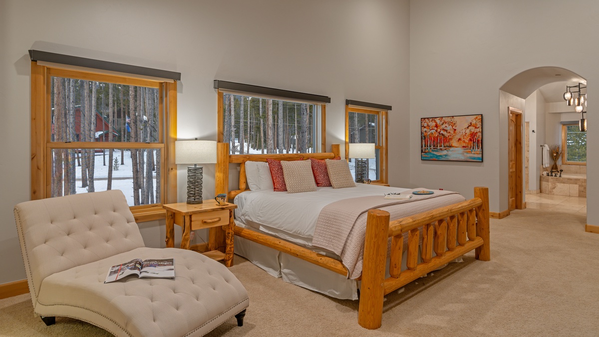 Bedroom 1, Main Level - Primary king suite on main level