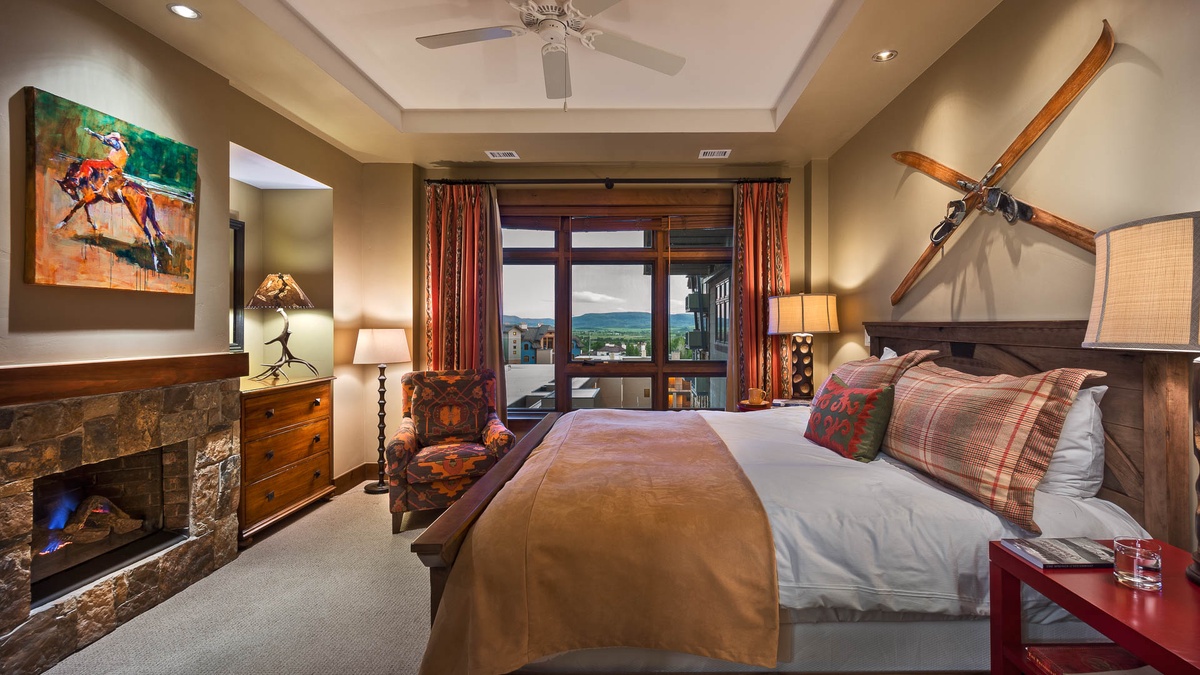 Bedroom 1, Main Level - Primary king suite with views