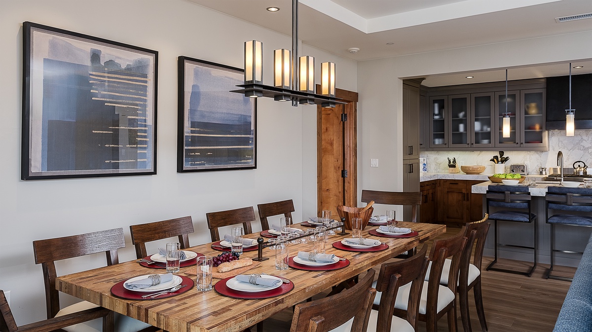 Dining Area, Main Level - Seats 10