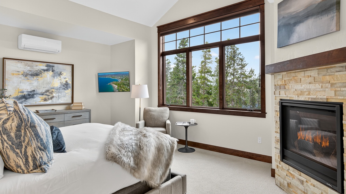 Bedroom 1, Main Level - King suite