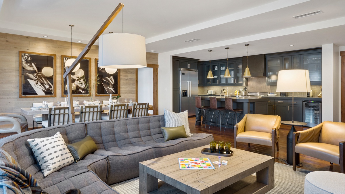 Great Room, Main Level - Open to kitchen