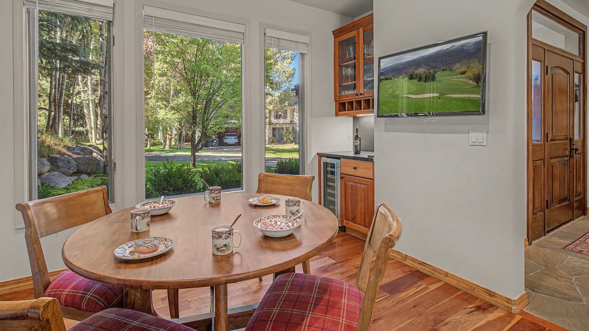 Breakfast Nook, Main Level - Table with seating and TV