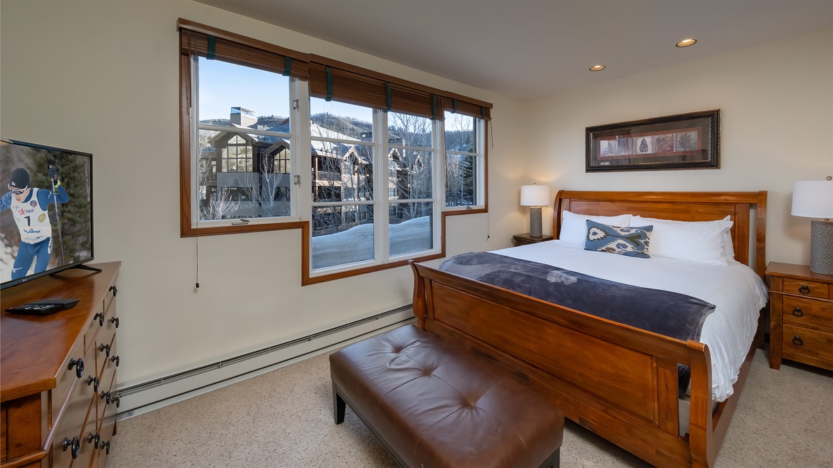 Bedroom 1, Upper Level - Primary King Bedroom