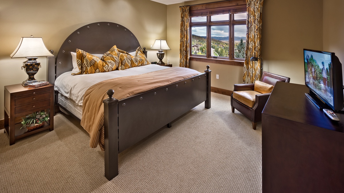 Bedroom 3, Main Level - King suite