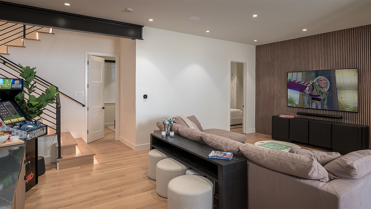 Entertainment Room, Lower Level