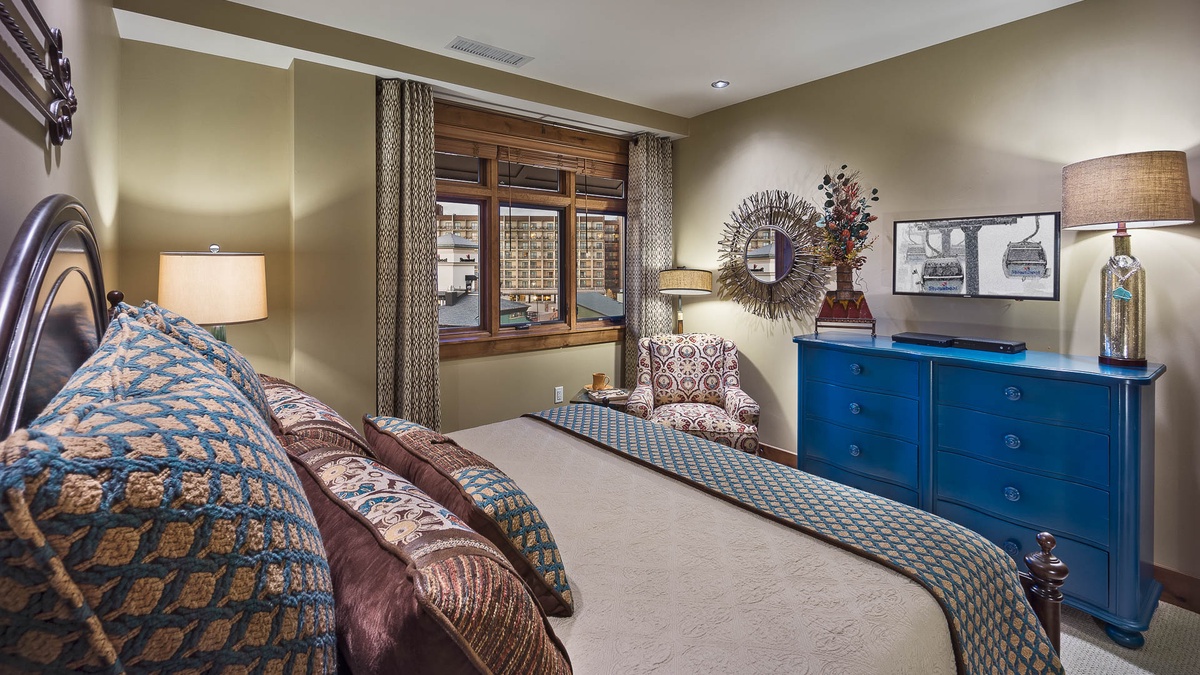 Bedroom 2, Main Level - King suite