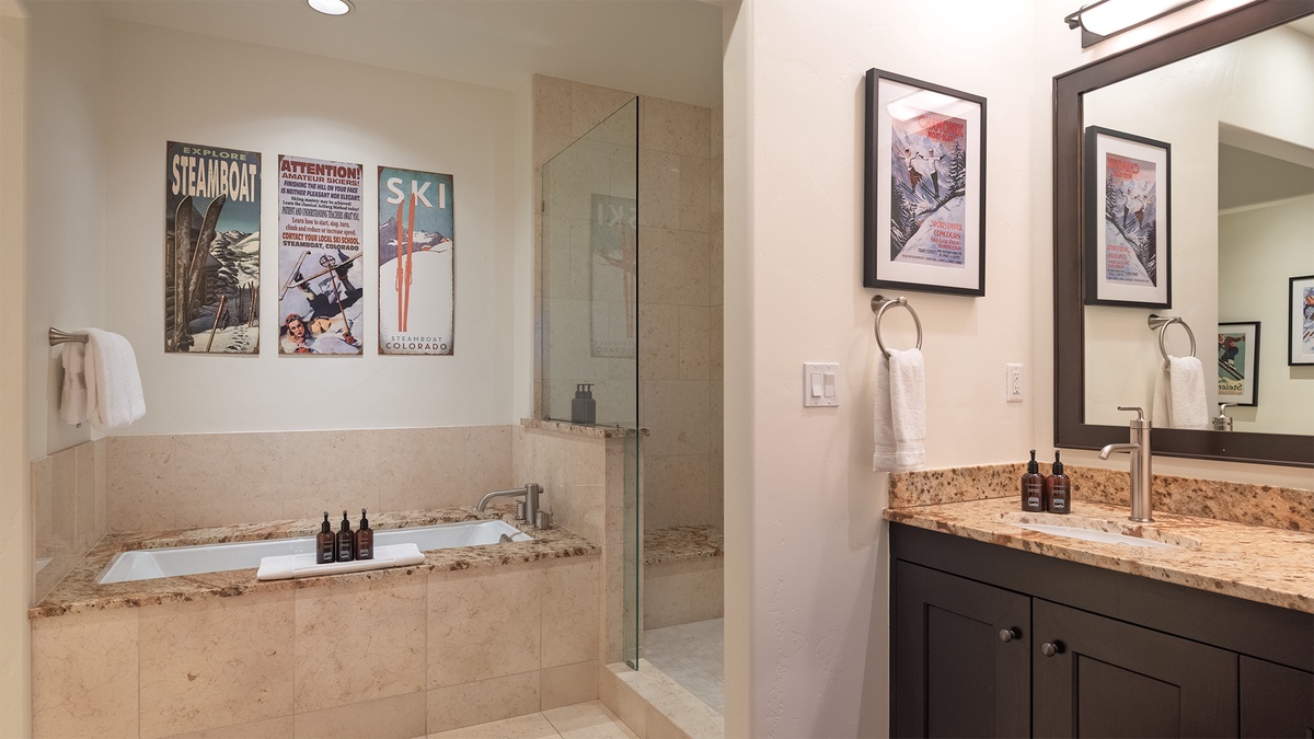 Bedroom 1, Main Level - Primary ensuite