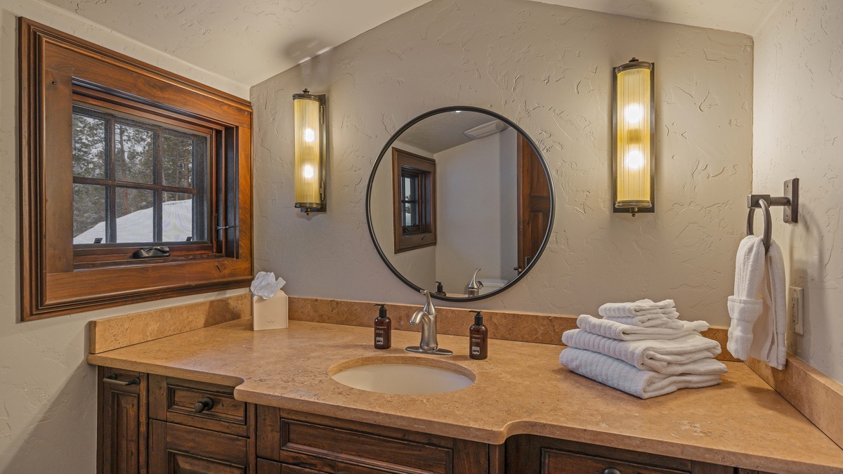 Bedroom 5, Upper Level - King ensuite