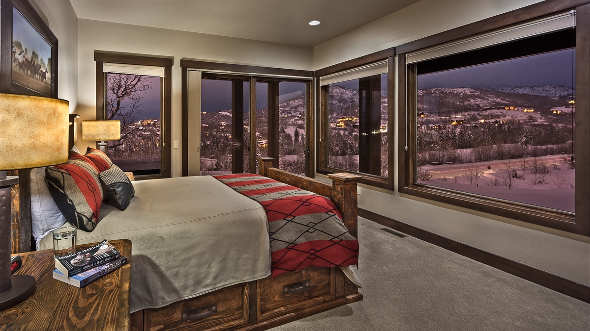 Queen suite 1 on lower level