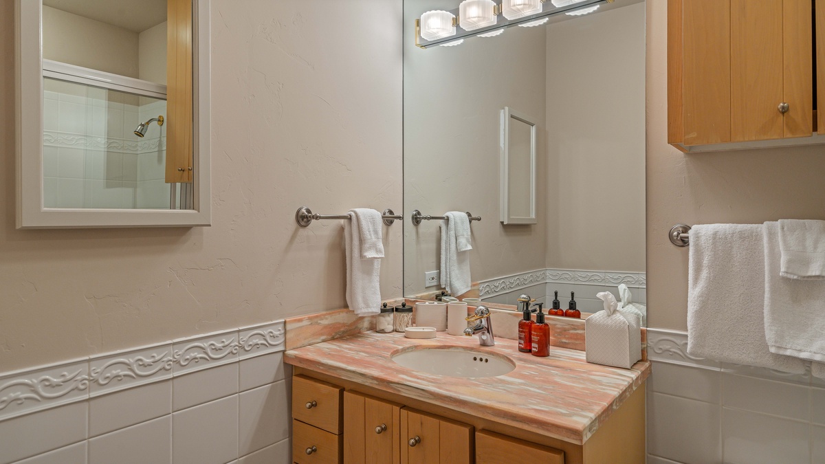 Bedroom 3, Main Level - King ensuite 4