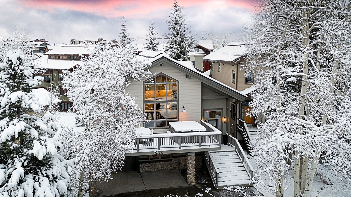 Welcome To Frosthaven Chalet!