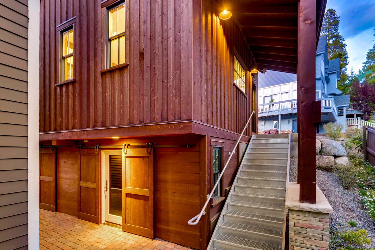 Lower entry and access to upper garage