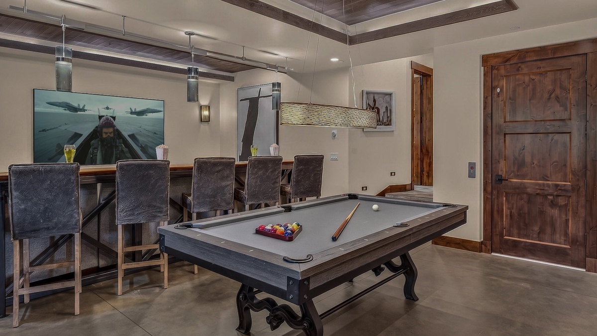 Recreation Room, Lower Level - Bar seating with TV and pool table