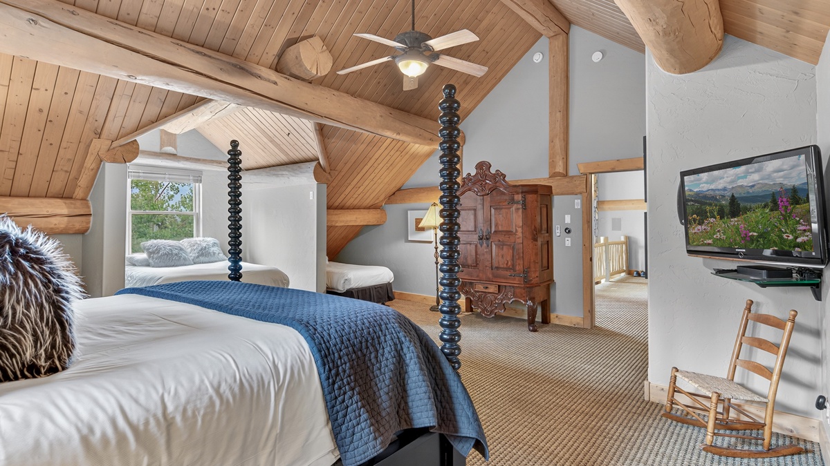 Bedroom 2, Upper Level - King, queen and twin beds