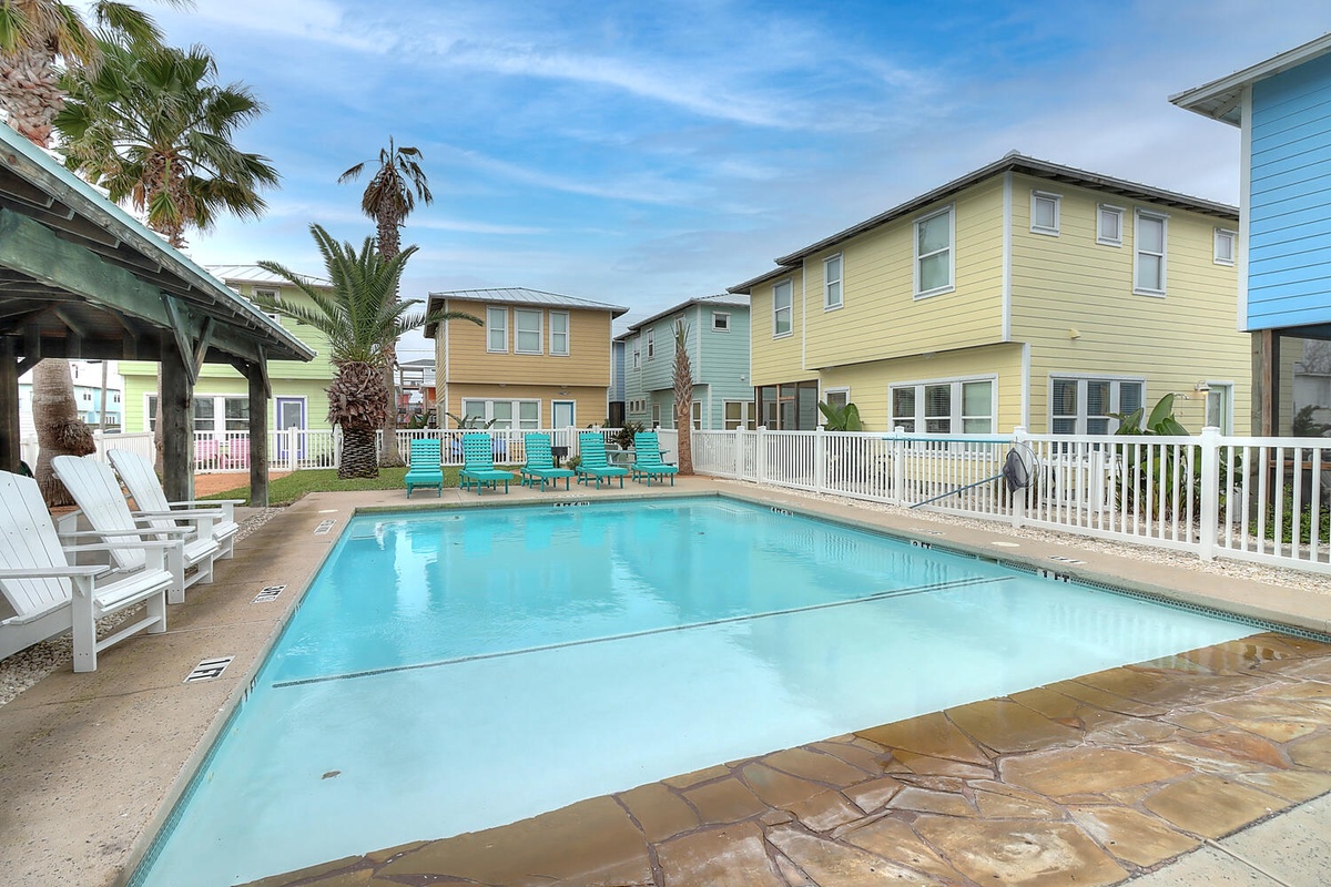Sunrise Cottage community pool