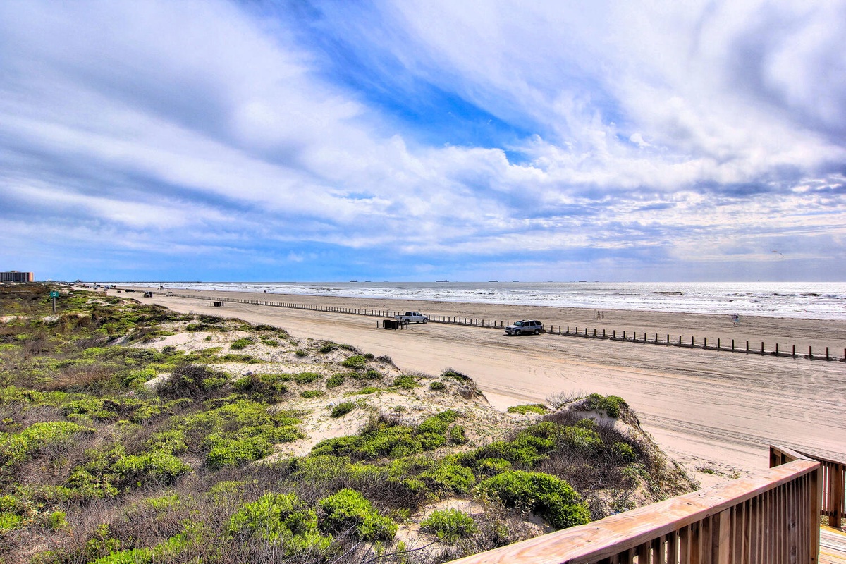 Sunrise Villas walkway to the beach