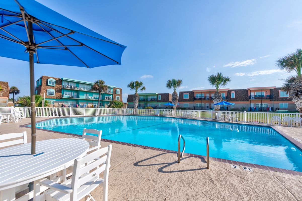 Soak up the sunshine by your sparkling pool with comfortable loungers and refreshing shade. The crystal-clear water awaits your leisurely swim.