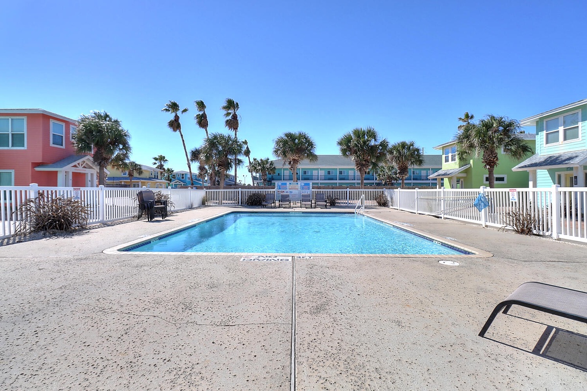 Royal Palms Community Pool-2