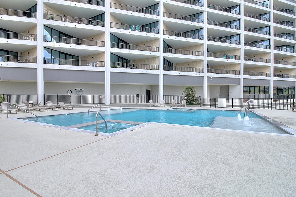 CL Pool-3