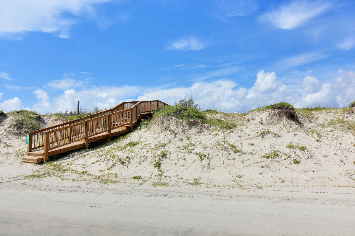 Sunrise Villas walkway to the beach