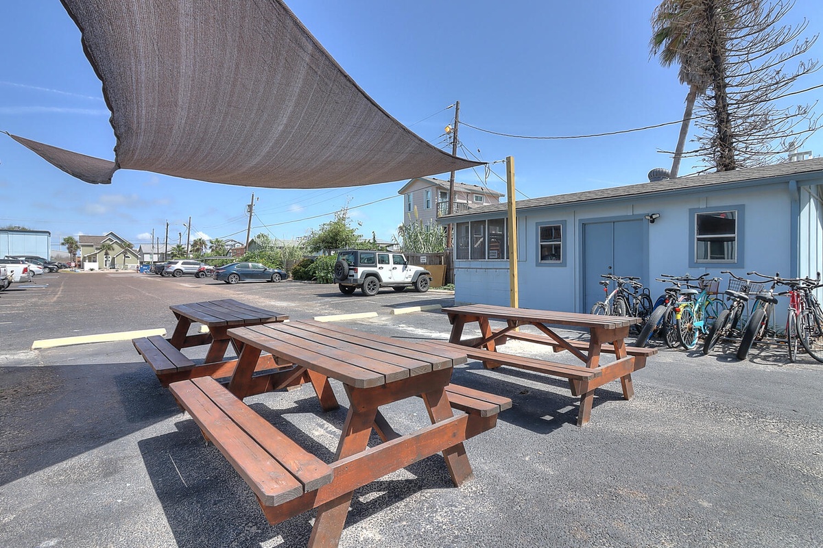 Enjoy outdoor dining at your shaded picnic tables, then grab a bike to explore the coastal neighborhood streets.