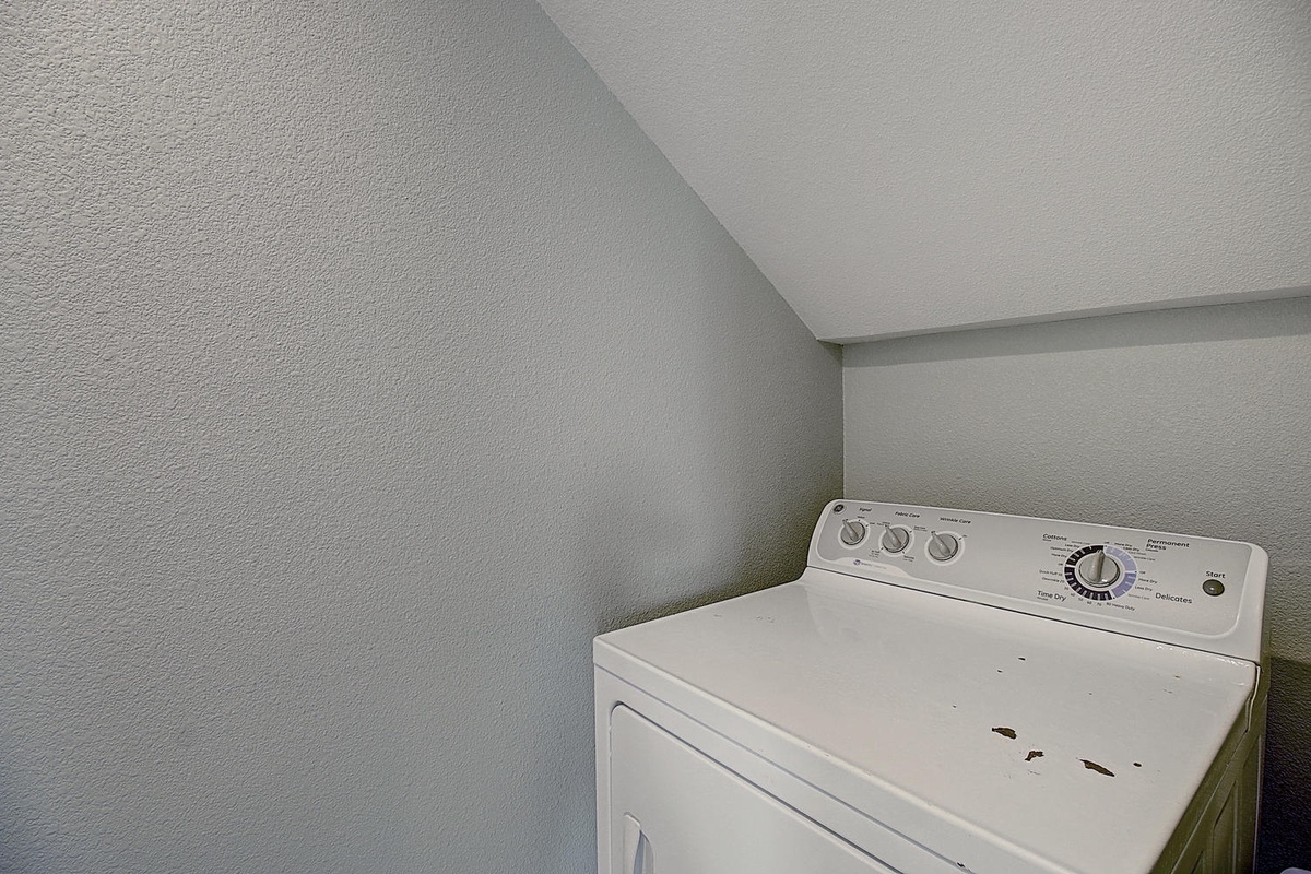 Your dedicated laundry space makes packing light a breeze, with a full-size washer and dryer tucked away for your convenience.
