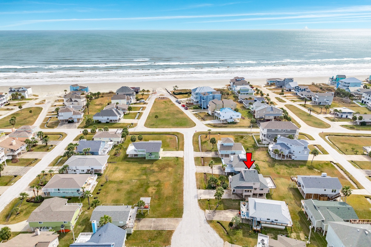 You're just a quick neighborhood stroll away from the surf and sand