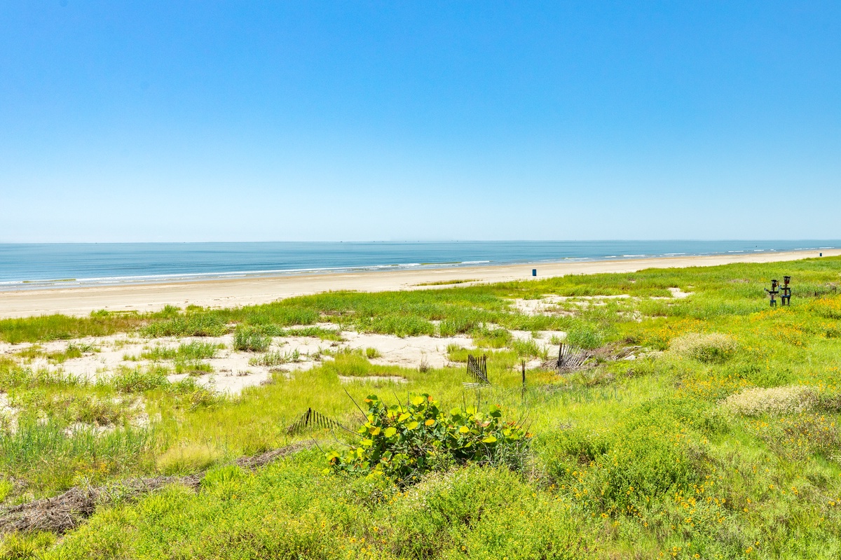 Panoramic beach & Gulf views