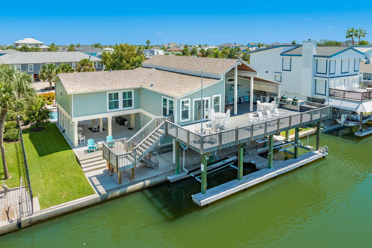 Canal front home located in Jamaica Beach