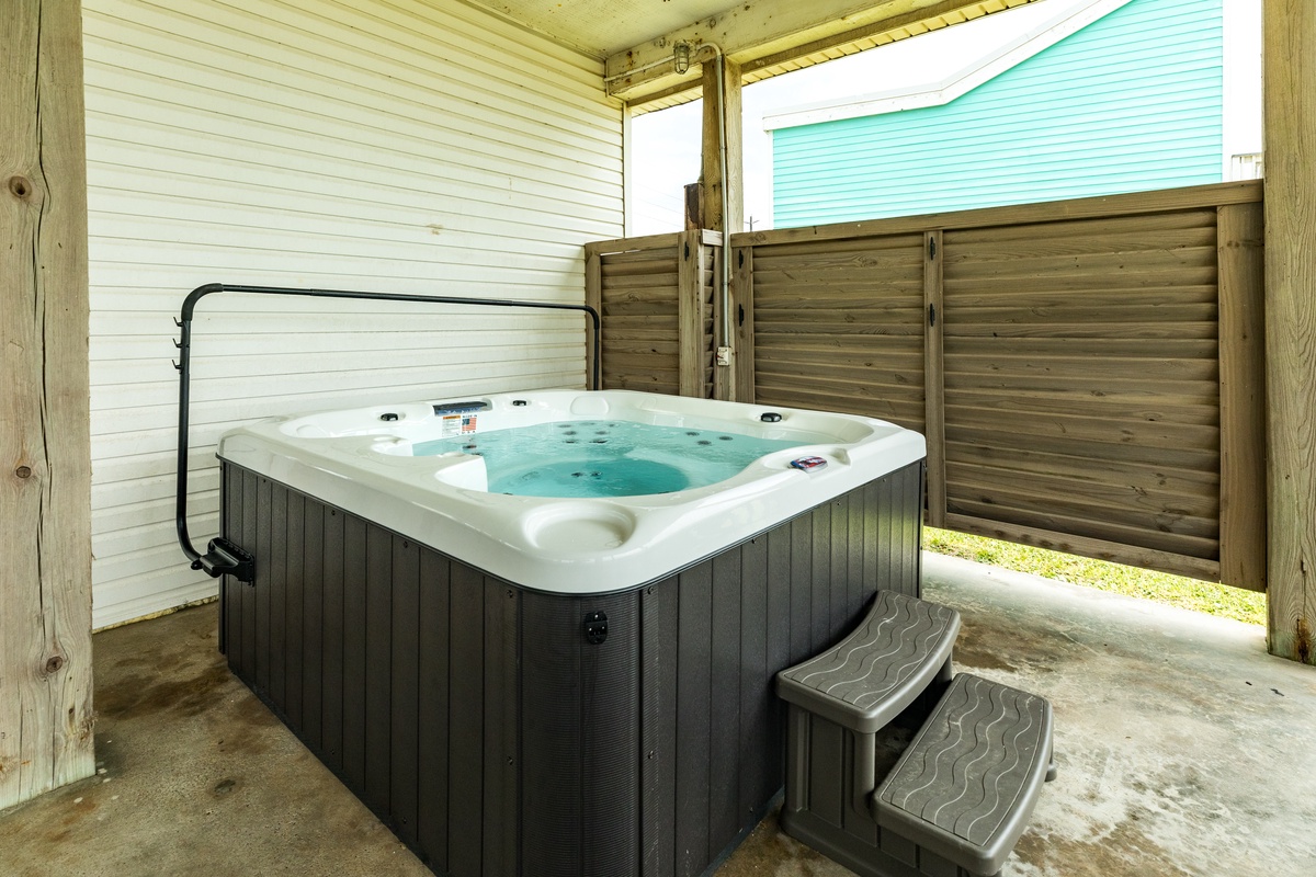 Enjoy nights in the private hot tub