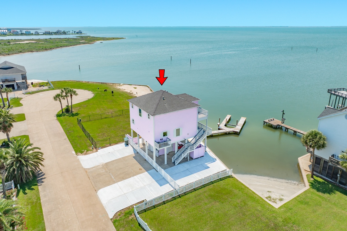 Wonderful bayfront home with fresh updates in Terramar Beach