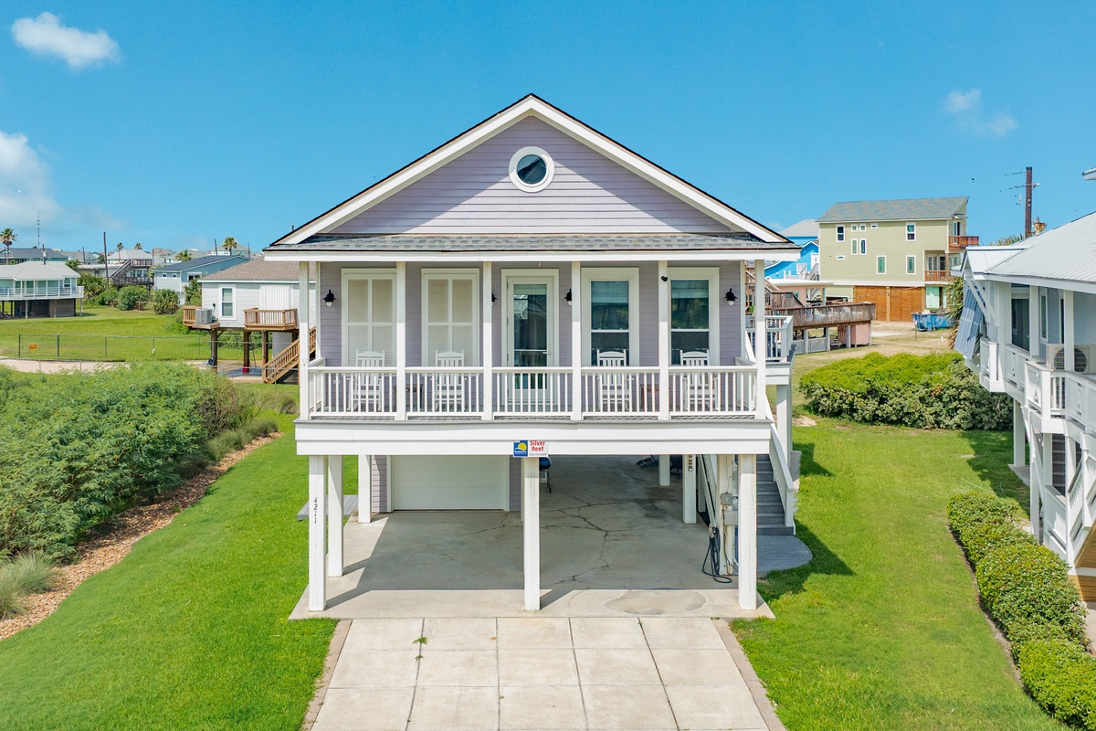 3rd row beachside home in Pirates Beach West