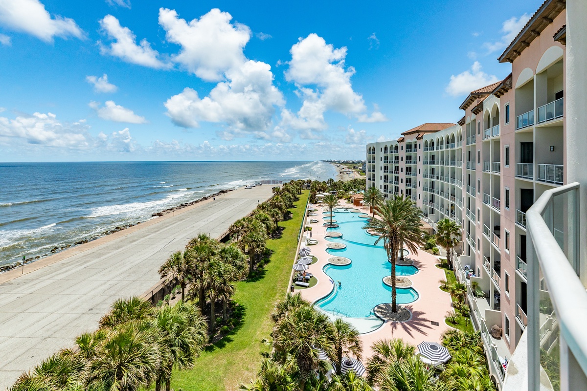 Gorgeous beachfront Gulf views from the 6th Floor