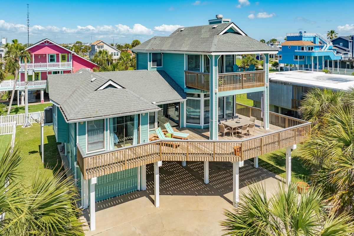 Lots of room for sunning or dining al fresco