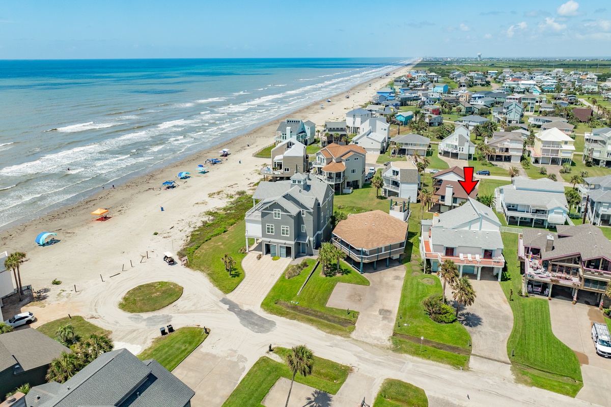 3rd row beachside home in Pirates Beach