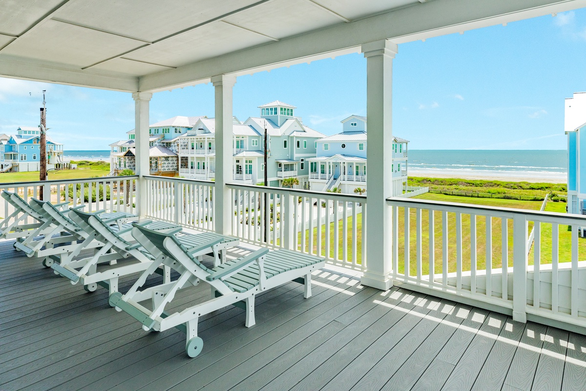 Enjoy 2nd row views of the Gulf