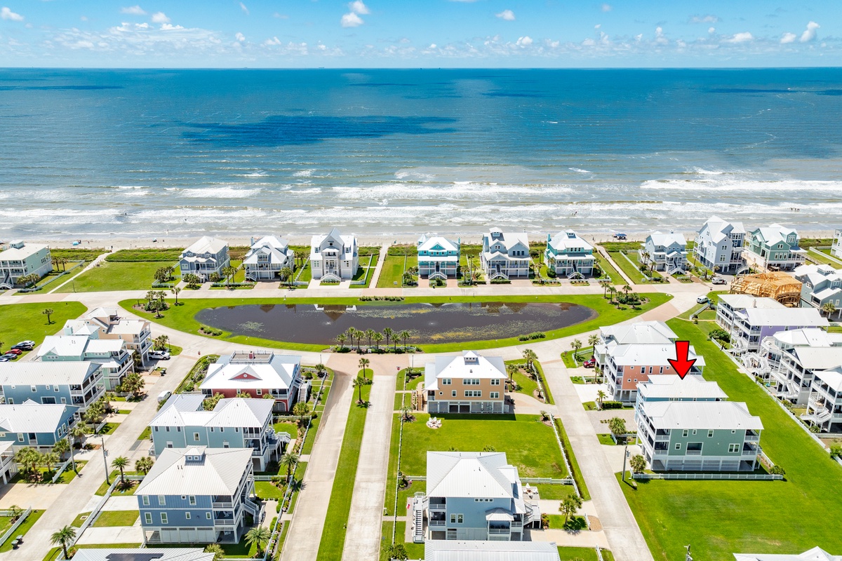 Short 0.5 block walk to the neighborhood beach walkover