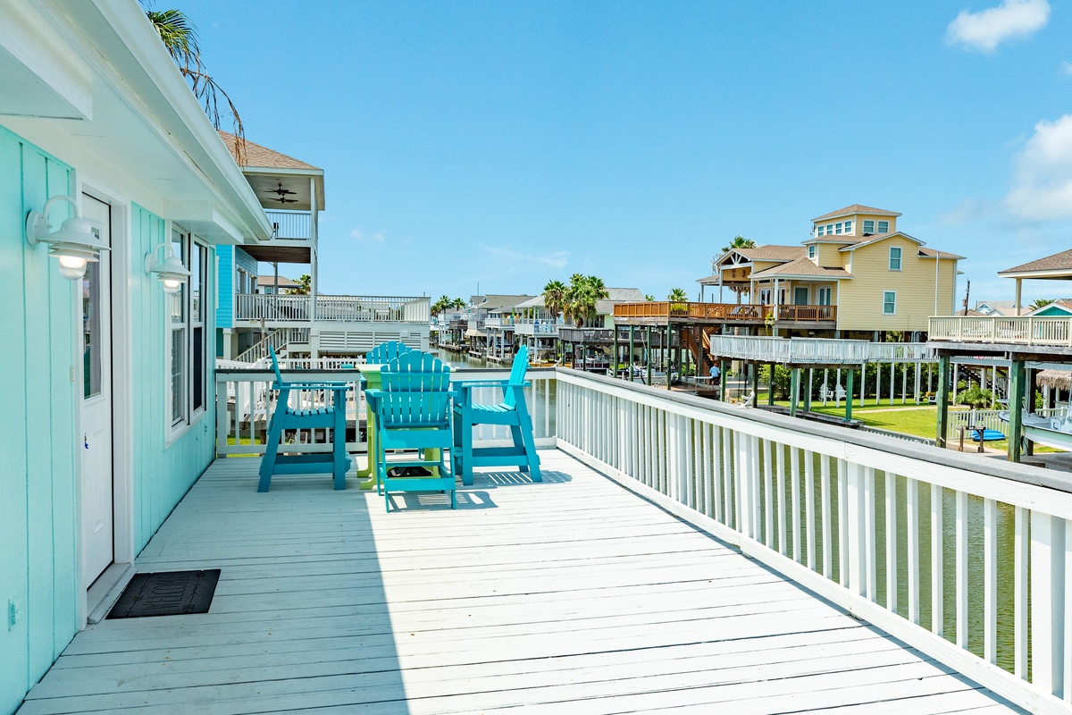Dine al fresco at the outdoor dining table