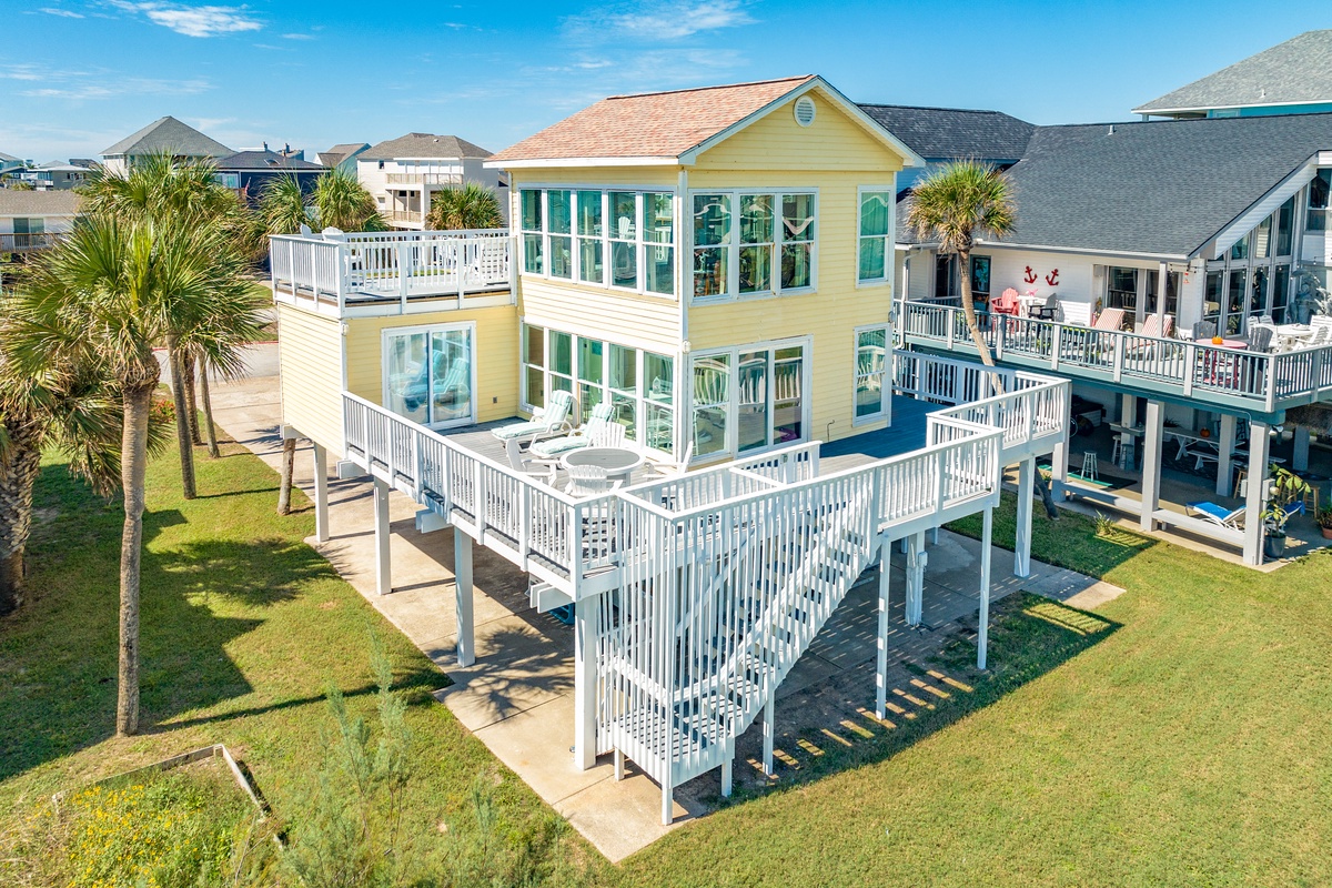 Beachside home located in Pirates Beach