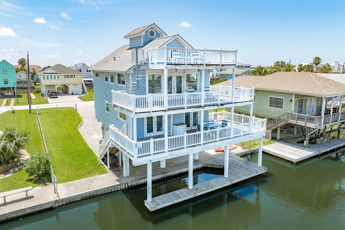 Discovery Bayhouse