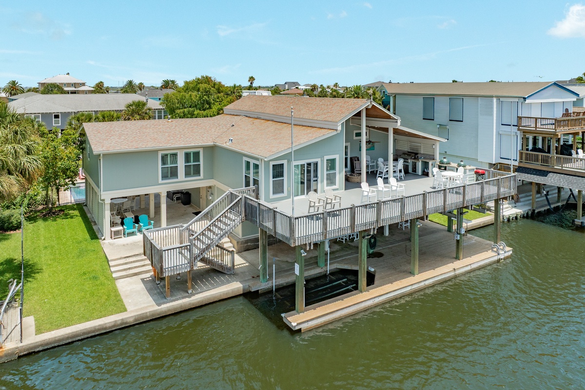 Canal front home located in Jamaica Beach