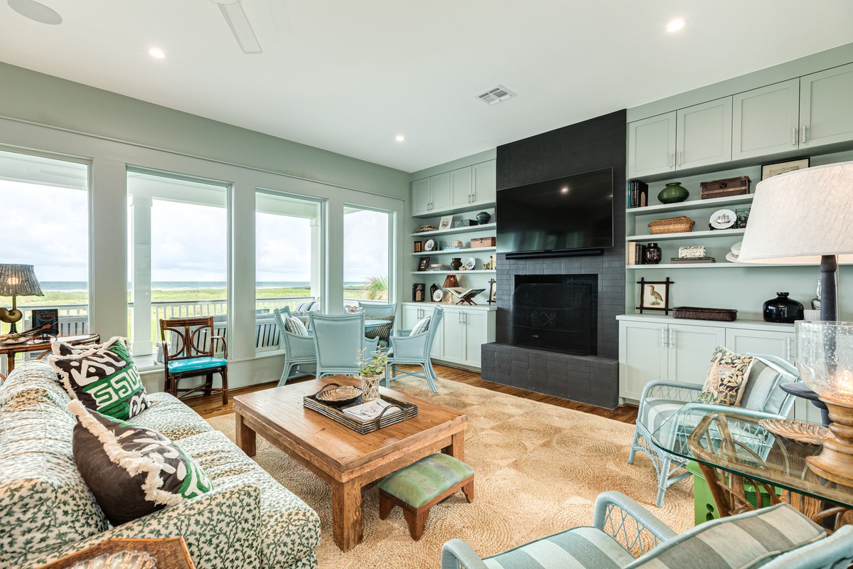 Wall of windows show off the great Gulf views