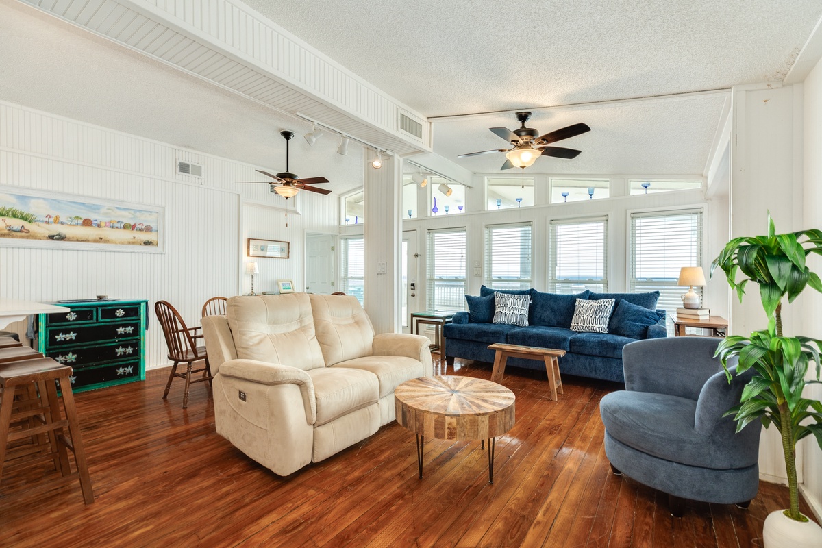 Wall of windows showcase the Gulf view