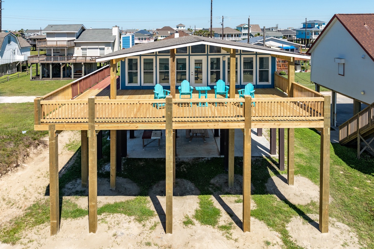 Large deck & easy beach access
