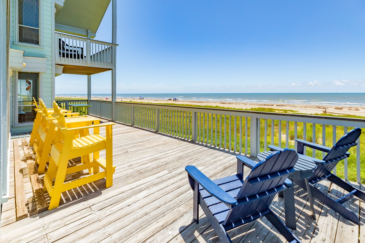 Enjoy great conversations with Gulf views