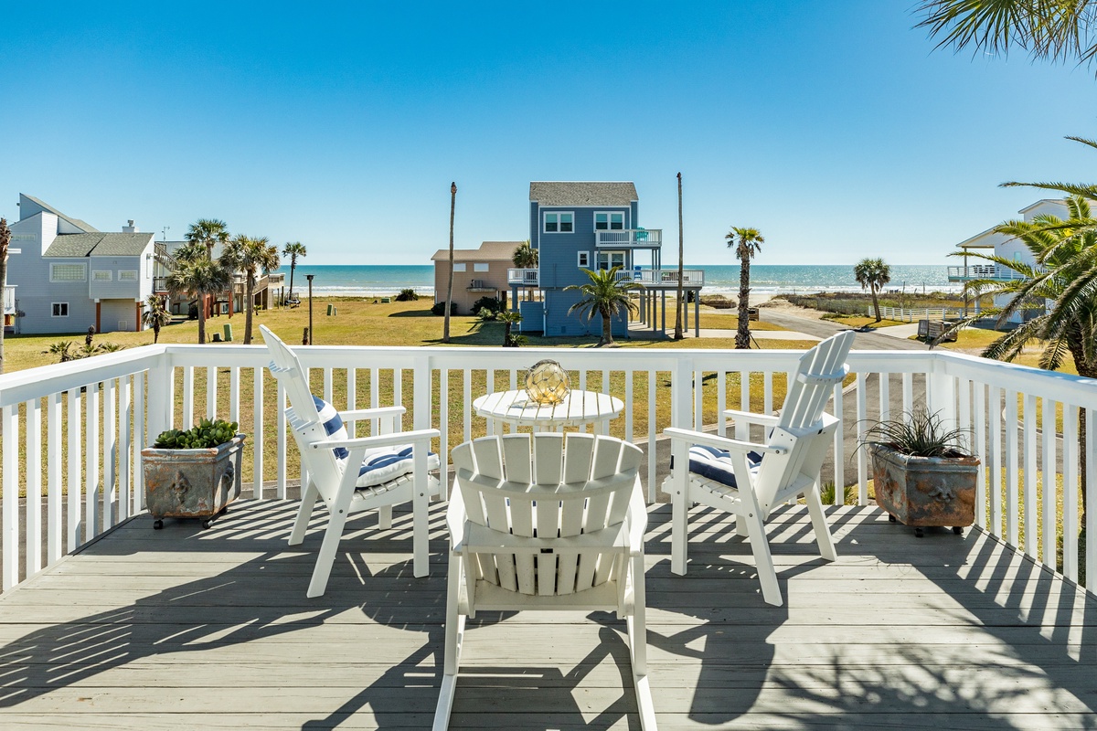Have great conversations while enjoying views of the Gulf