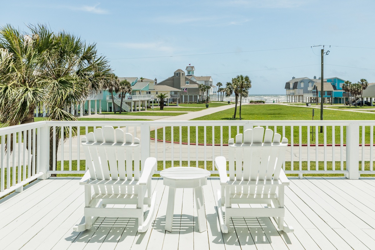 Coffe & a side of Gulf view to start your morning