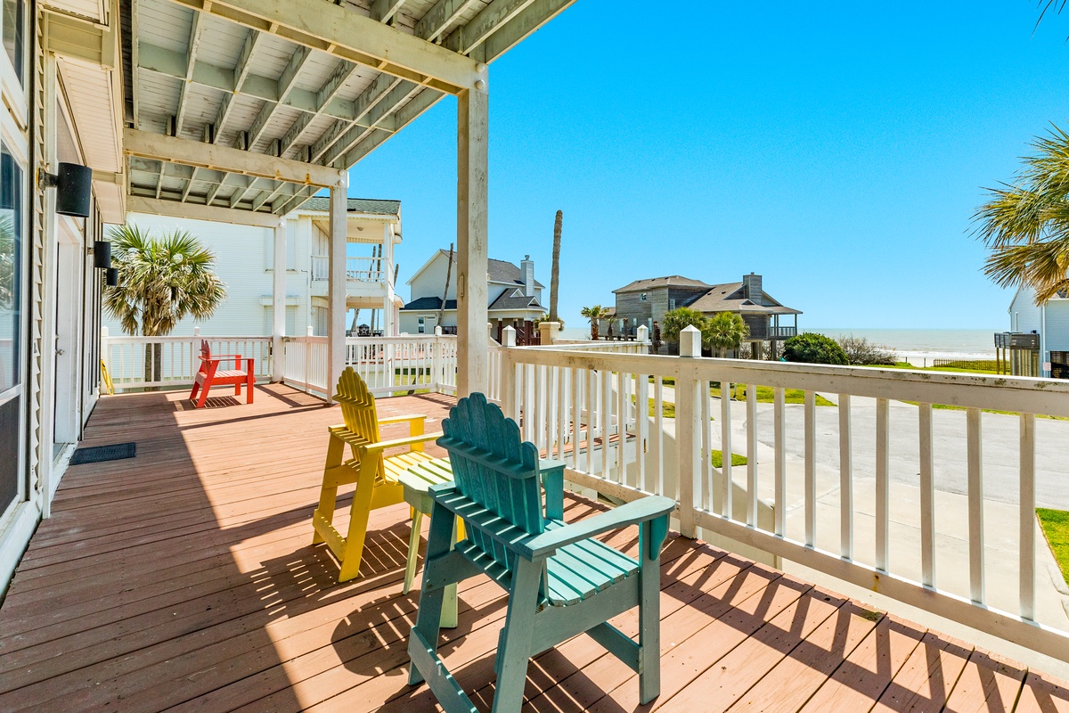 Main level deck with great Gulf views